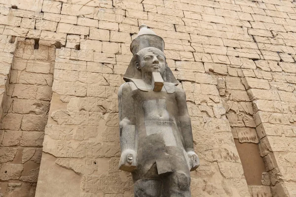 Sculpture dans le temple de Louxor à Louxor, Egypte — Photo