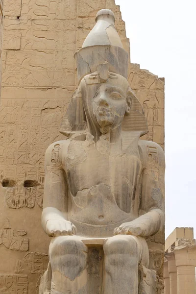 Sculpture dans le temple de Louxor à Louxor, Egypte — Photo