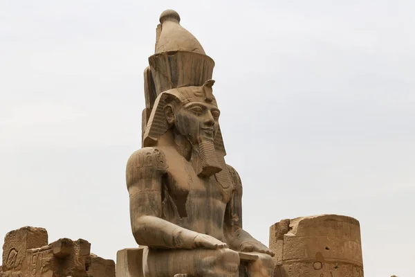 Скульптура в Луксор храм в Луксор, Єгипет — стокове фото