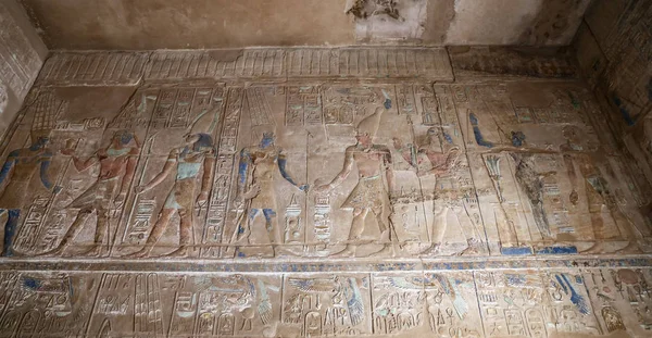 Hieroglyphics in Karnak Temple, Luxor, Egypt — Stock Photo, Image