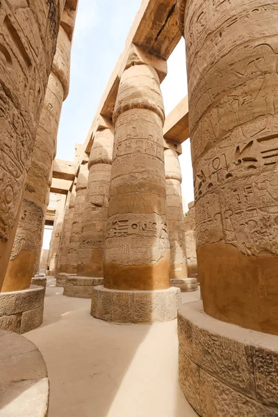 Karnak Tapınağı Hypostyle Salonu Sütunlar, Luxor, Mısır — Stok fotoğraf