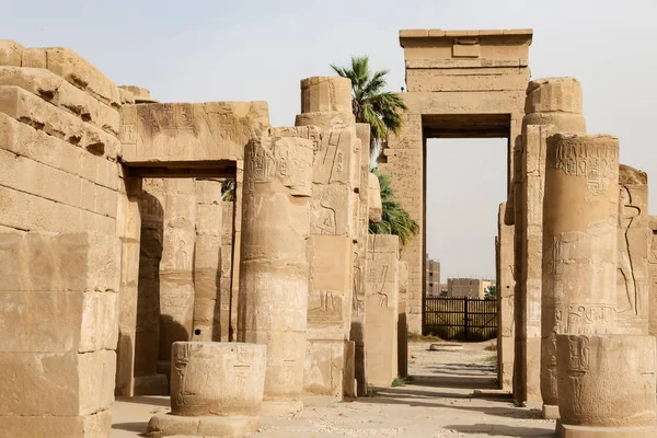 Säulen in Karnak Tempel, Luxor, Ägypten — Stockfoto