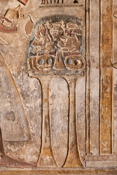 Egyptische hiërogliefen in Medinet Habu tempel, Luxor, Egypte — Stockfoto