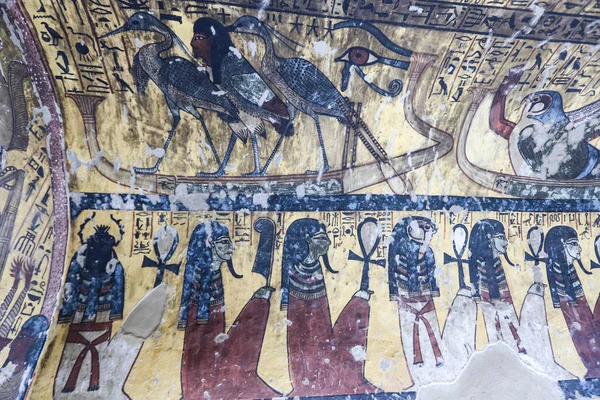 埃及卢克索代尔梅迪纳村古墓的场景 — 图库照片