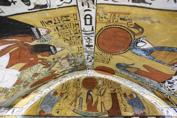ディア・エル・メディナ村の墓からのシーン, ルクソール, エジプト — ストック写真