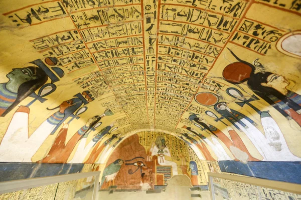 埃及卢克索代尔梅迪纳村帕谢杜墓的场景 — 图库照片