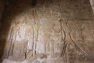 I. Seti Morg Tapınağı'ndaki Mısır hiyeroglifleri, Luxor, Mısır