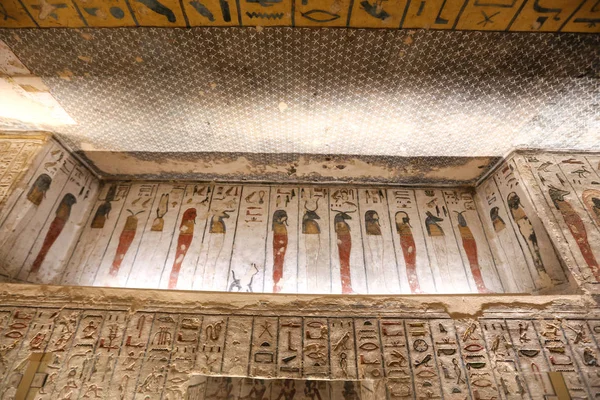 Graftombe in de vallei der koningen, Luxor, Egypte — Stockfoto