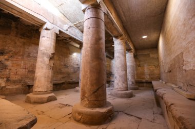 Abydos Tapınağı'ndaki sütunlar, Madfuna, Mısır