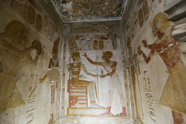 Escena del templo de Abydos en Madfuna, Egipto — Foto de Stock