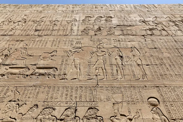 Scen från Edfu-templet i Edfu, Egypten — Stockfoto