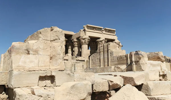 埃及阿斯旺的科姆·翁博神庙前 — 图库照片