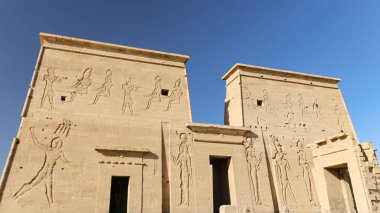 Aswan, Mısır 'daki Philae Tapınağı 'nın önü