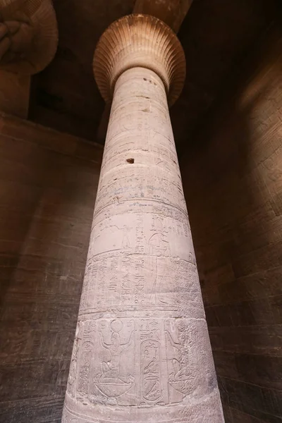Kolumna w świątyni Philae, Asuan, Egipt — Zdjęcie stockowe
