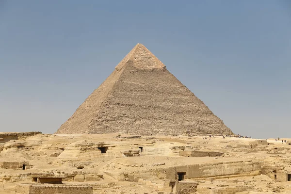 Pyramid of Khafre in Giza Pyramid Complex, Cairo, Egypt — Stock Photo, Image