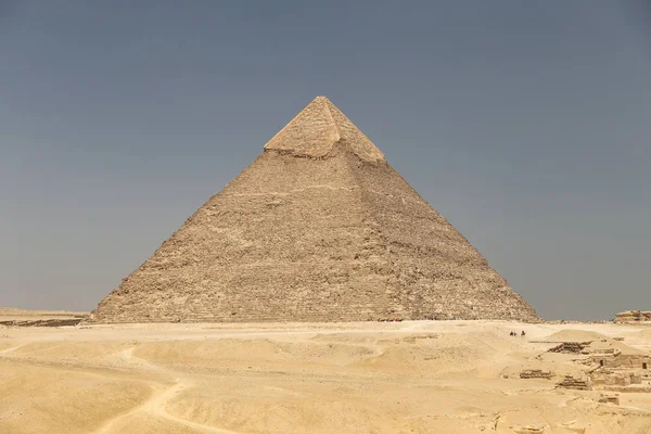 Pirámide de Khafre en complejo piramidal de Giza, El Cairo, Egipto — Foto de Stock