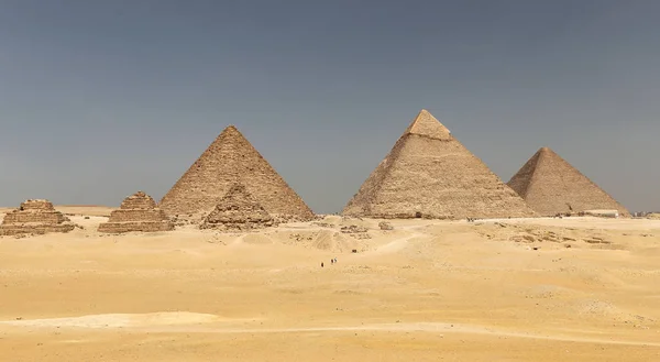 Комплекс Гіза піраміда в Каїрі, Єгипет — стокове фото