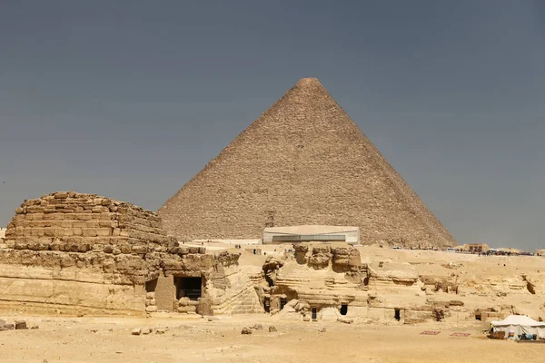 Velká pyramida Giza v gízské pyramidové komplex, Káhira, Egypt — Stock fotografie