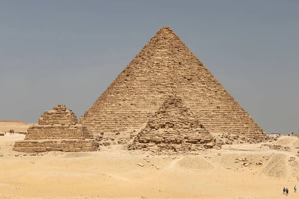 Pirâmide de Menkaure no complexo da pirâmide de Giza, Cairo, Egipto — Fotografia de Stock