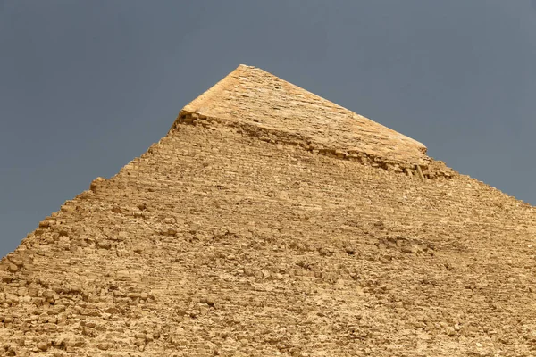 Pirámide de Khafre en complejo piramidal de Giza, El Cairo, Egipto —  Fotos de Stock