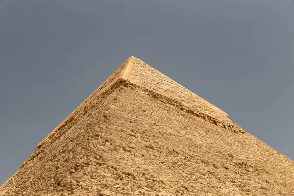 Piramide van Khafre in piramide complex van Gizeh, Caïro, Egypte — Stockfoto