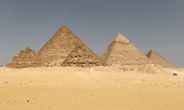 Giza piramit kompleksi-Kahire, Mısır — Stok fotoğraf
