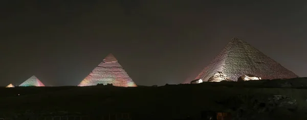 Συγκρότημα πυραμίδας της Γκίζας στο Κάιρο, Αίγυπτος — Φωτογραφία Αρχείου