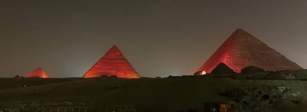 Giza Pyramidenkomplex in Kairo, Ägypten — Stockfoto