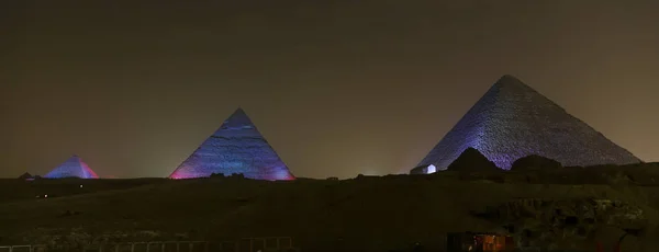 Giza Pyramidenkomplex in Kairo, Ägypten — Stockfoto