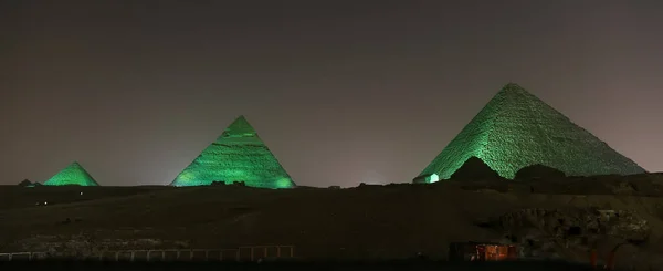 Complesso piramidale di Giza al Cairo, Egitto — Foto Stock
