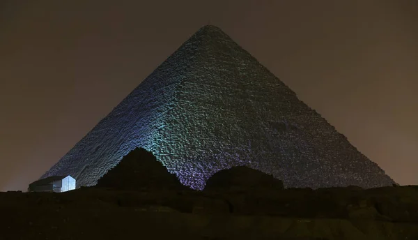 Velká pyramida v Gíze v Káhiře — Stock fotografie