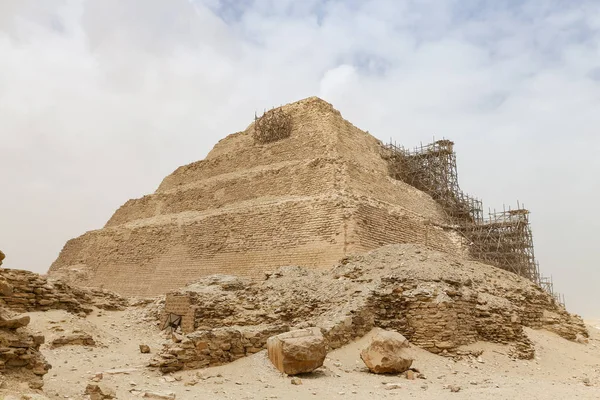 Paso Pirámide en Saqqara Necrópolis, El Cairo, Egipto —  Fotos de Stock