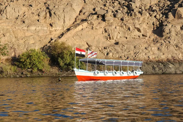 Barco no rio Nilo, Assuão, Egito — Fotografia de Stock