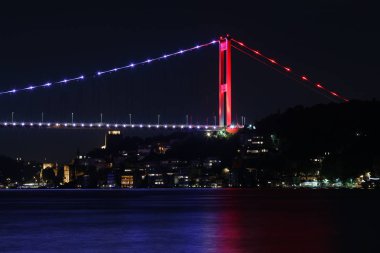 Fatih Sultan Mehmet Köprüsü Avrupa ve Asya tarafları arasında İş