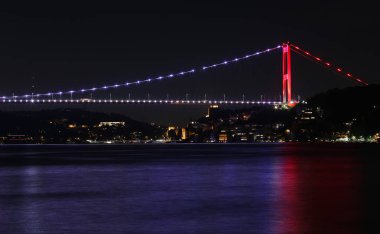 Fatih Sultan Mehmet Köprüsü Avrupa ve Asya tarafları arasında İş