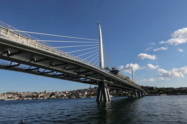 Goldenes Horn U-Bahn-Brücke in Istanbul, Türkei — Stockfoto