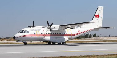 Konya Havaalanı 'nda uçak