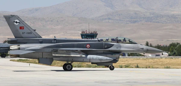 Fighter Aircraft taxi in Konya Airport — Stock Photo, Image