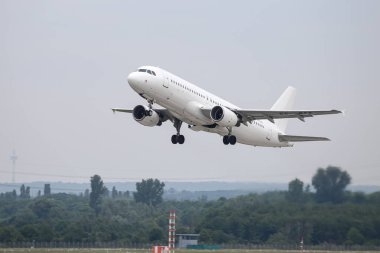 Uçak Düsseldorf Havaalanı'ndan Kalkıyor