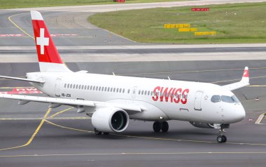 Düsseldorf Havaalanında Uçak Taksi