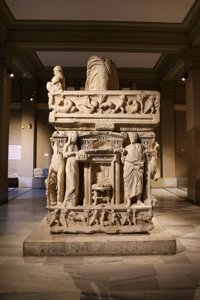İstanbul Arkeoloji Müzeleri 'ndeki Sidamara Sarcophagus, İstanbul Şehri, Türkiye