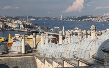 İstanbul 'un İl ilçesinde Süleyman Hamamı Çatıları ve Boğazı
