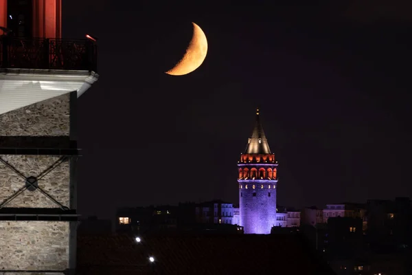Луна Над Башней Галата Стамбуле Турция — стоковое фото