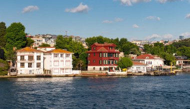 İstanbul 'un İstanbul İlçesinin Boğaz Tarafındaki Binalar