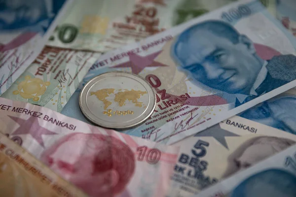 Куча Турецких Банкнот Чеканка Монет — стоковое фото