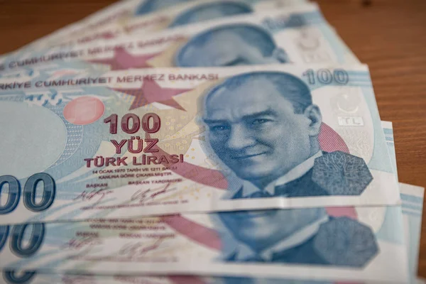 100 Stycken Turkiska Sedlar Lira Valutan — Stockfoto
