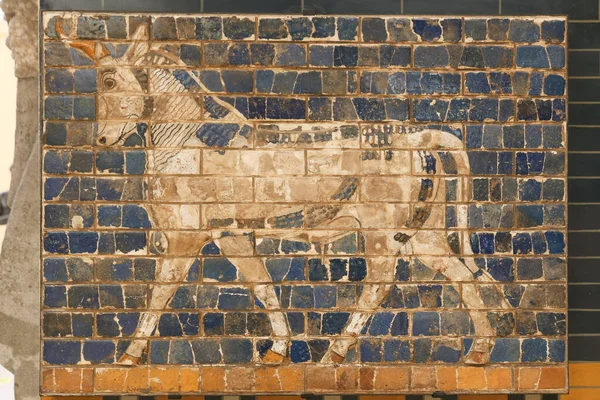 İstanbul Arkeoloji Müzesi 'ndeki İştar Kapısı duvar süslemesi, İstanbul Şehri, Türkiye