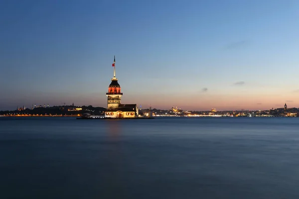 Torre Delle Vergini Nello Stretto Del Bosforo Istanbul Turchia — Foto Stock