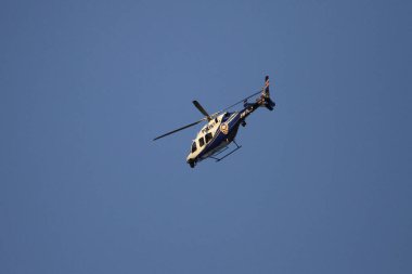 İSTANBUL, TURKEY - Ağustos 06, 2020: Türk Polisi Bell 429 Global Ranger (CN 57095) İstanbul üzerinde uçuyor