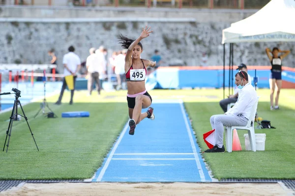 Istanbul Turquía Agosto 2020 Atleta Indefinido Saltando Triple Durante Las —  Fotos de Stock